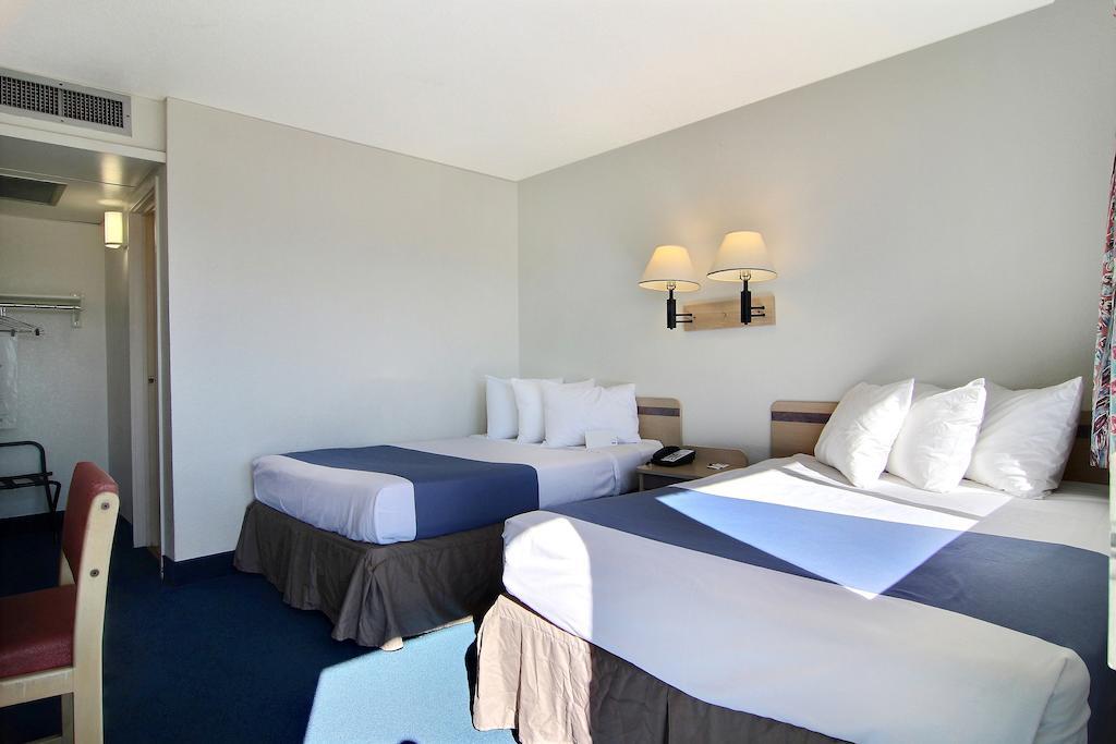 Gazelle Stay Socorro Room photo