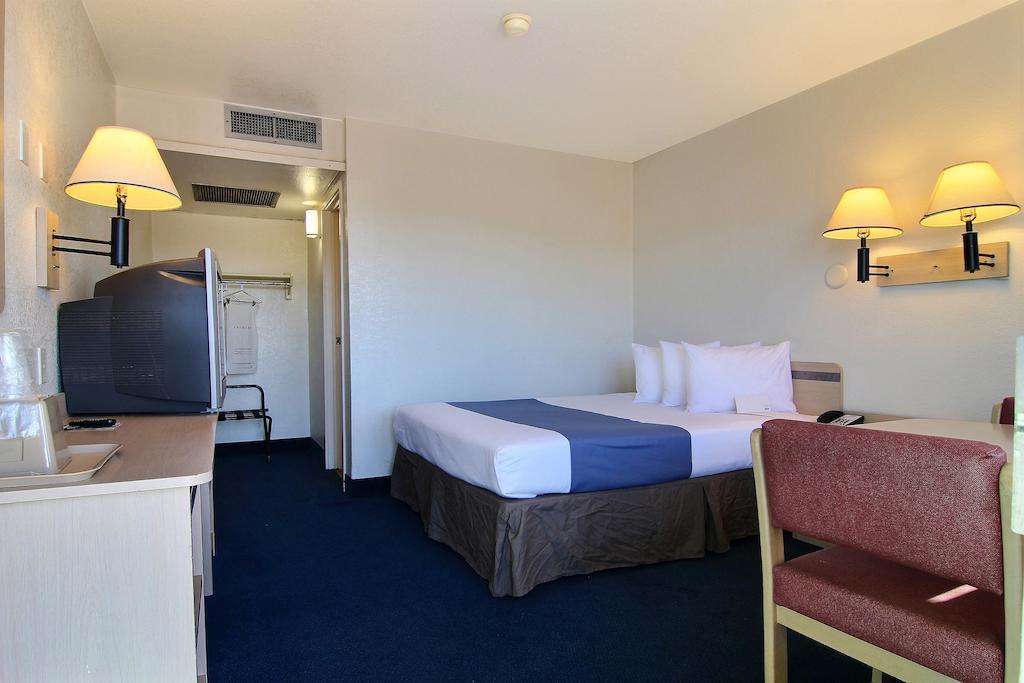 Gazelle Stay Socorro Room photo